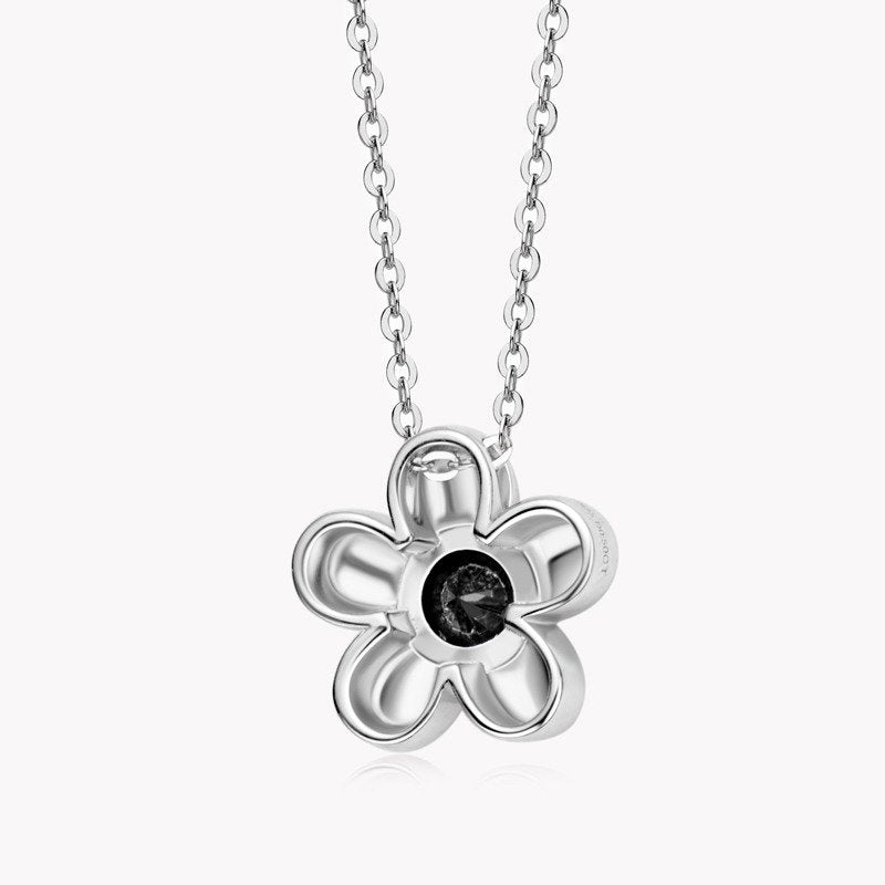 Minimalist Clover Flower Pendant Necklace - Tahadi Jewellery