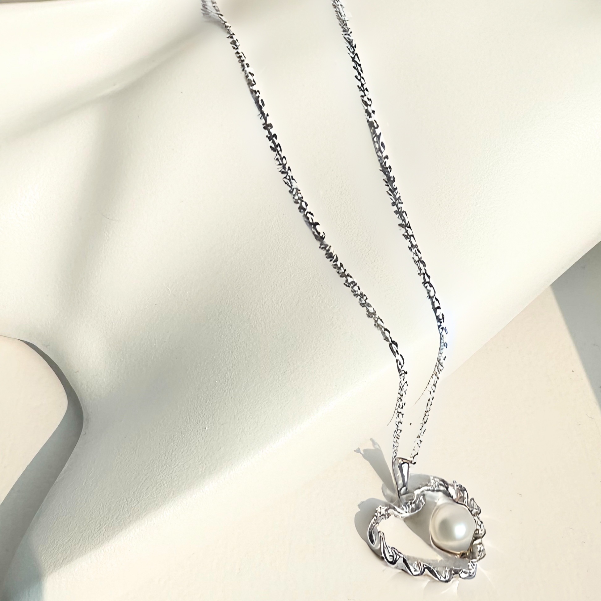 Elegant Heart Pearl Necklace